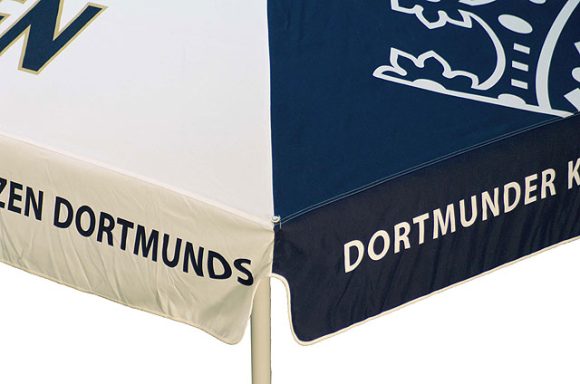 Bezug verschraubt